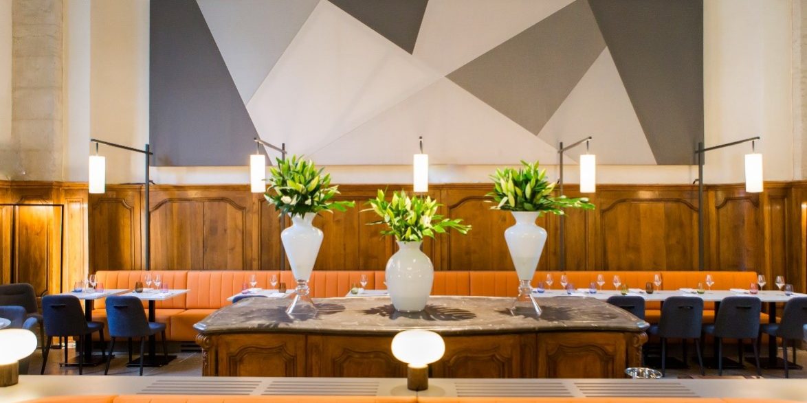 a nice restaurant setting in Lyon