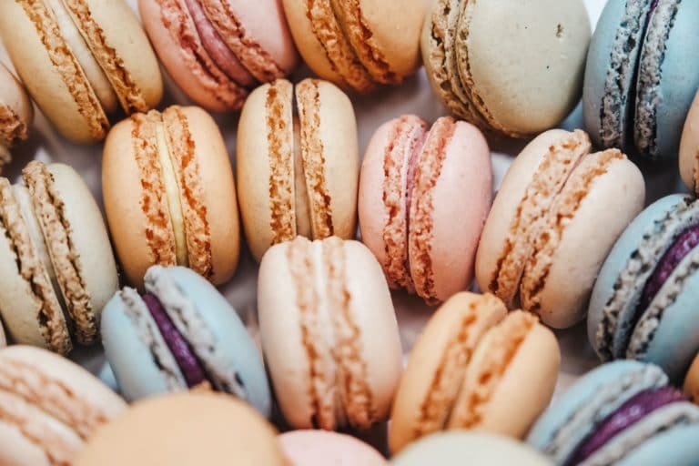 where can you buy the best macarons in paris