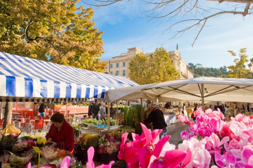 Market with flowers in Nice