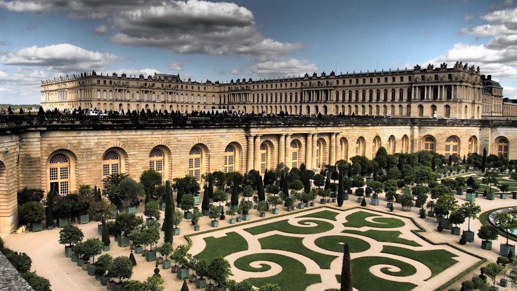 view-of-castle-of-versailles