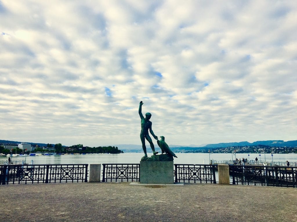statue-lake-leman