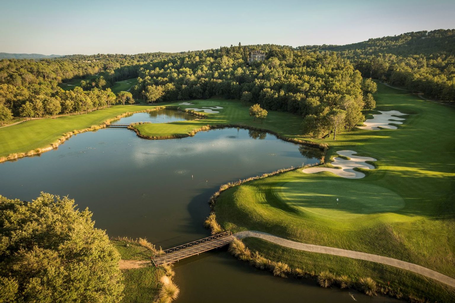 Discover the 5 most beautiful golf courses in France Trip My France