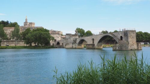 Provence travel guide Avignon