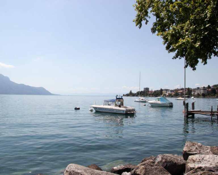 ©ejbartennl-lake geneva